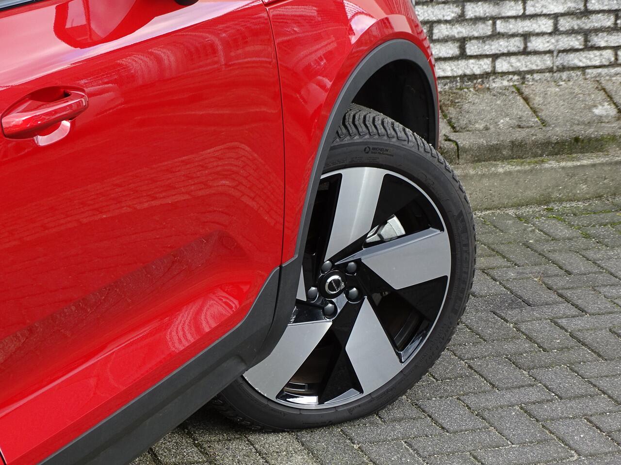 Volvo C40 Twin Ultimate 78 kWh | PanoDak | Trekhaak | Warmtepomp | H&K Audio