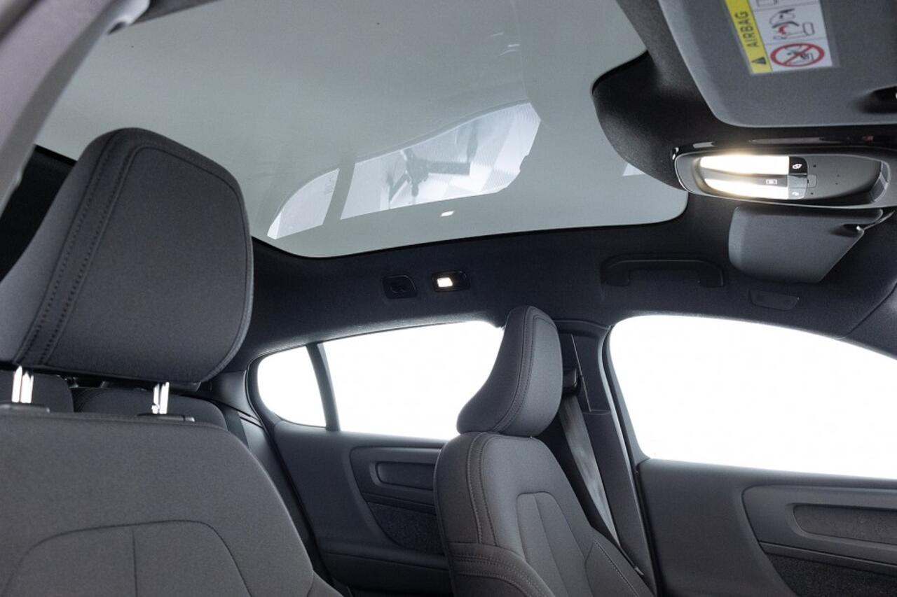 Volvo C40 Recharge Core 70 kWh | CARPLAY | Full LED | ECC | NAVI