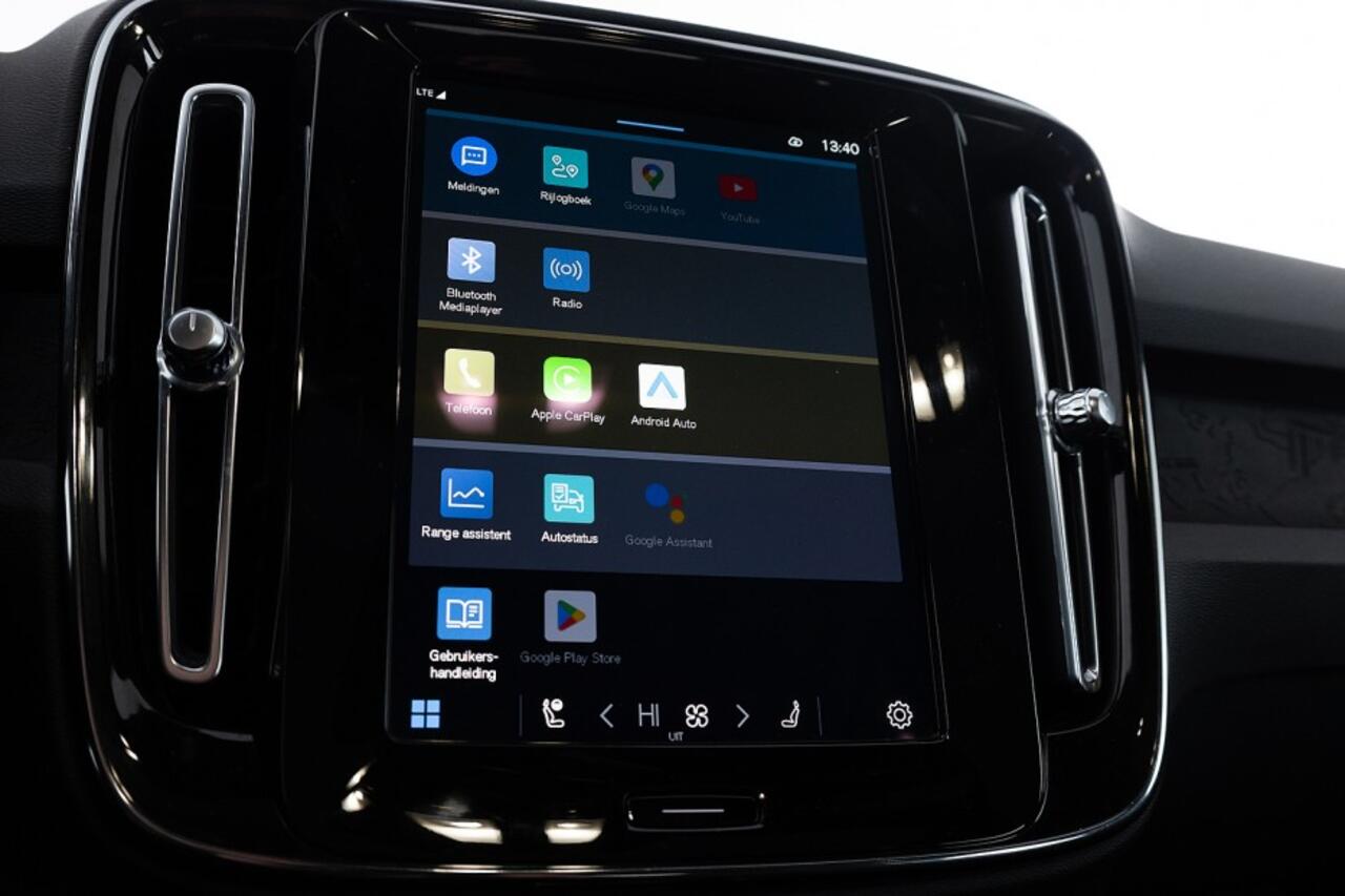 Volvo C40 Recharge Core 70 kWh | CARPLAY | Full LED | ECC | NAVI