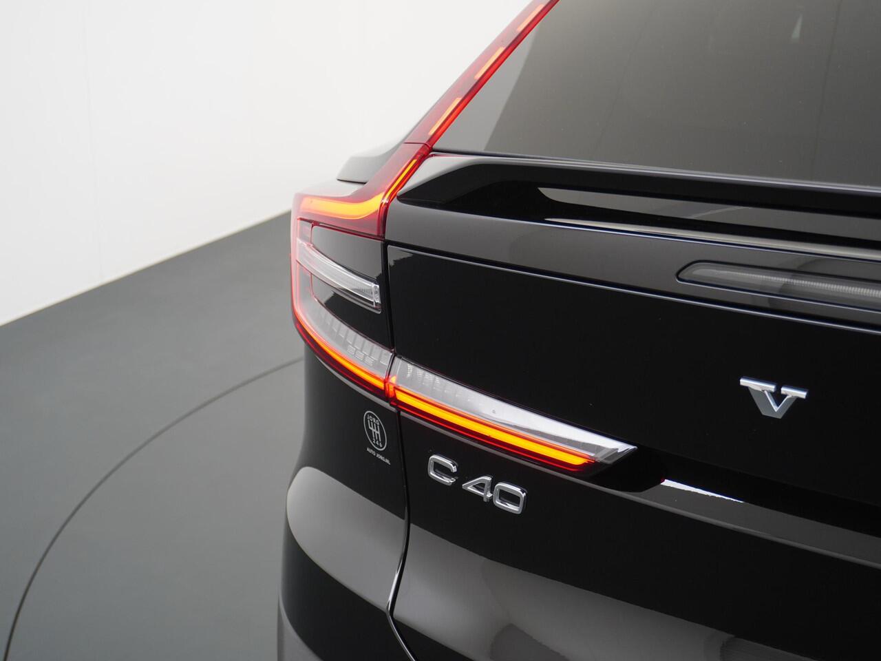 Volvo C40 Single Motor Plus 69 kWh SOH 97% | NAP | Trekhaak | Camera | Panoramadak | Adaptive Cruise