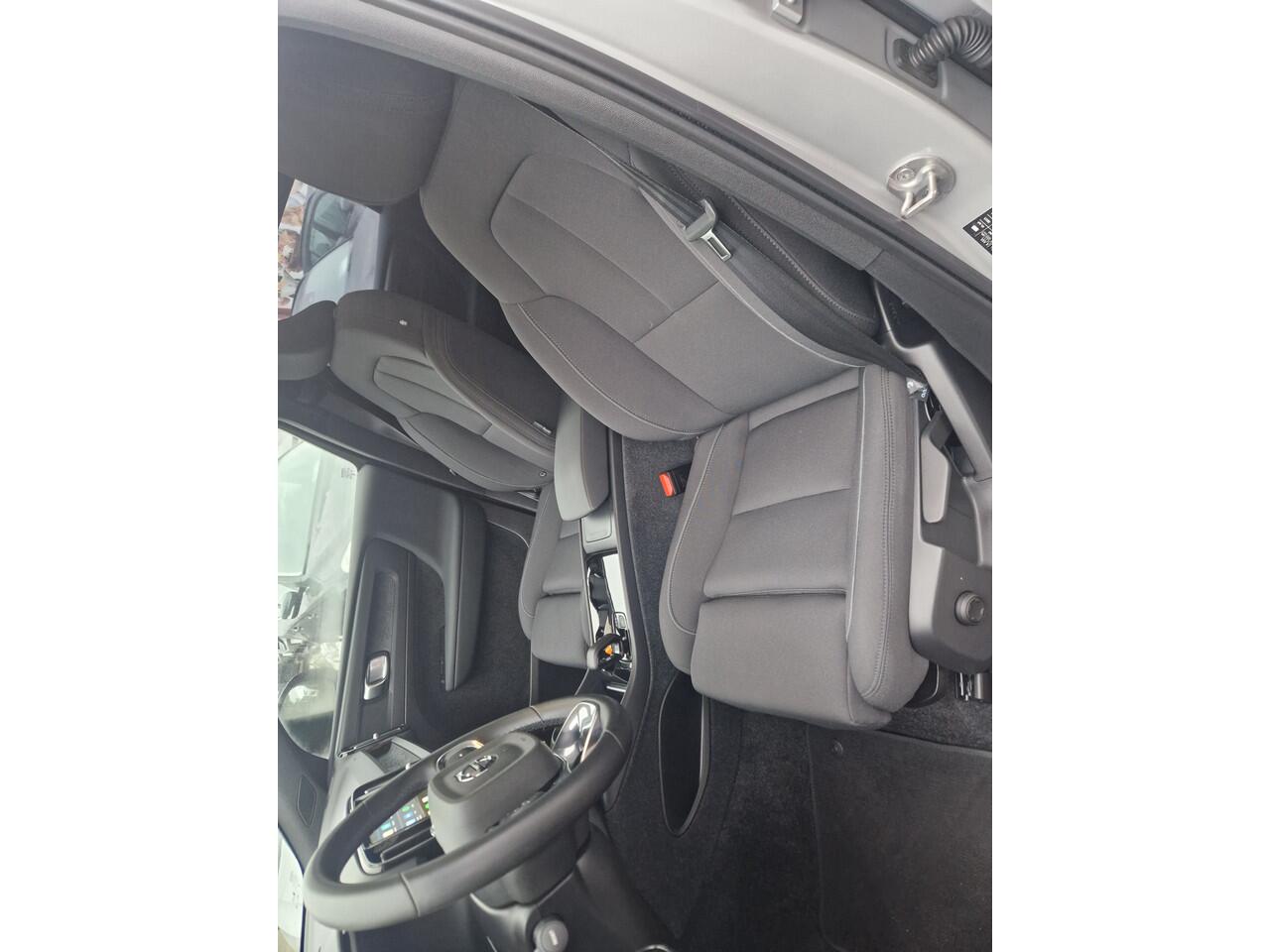 Volvo C40 Single Motor Plus 69 kWh Pano | Cam | Verwarmd stuur