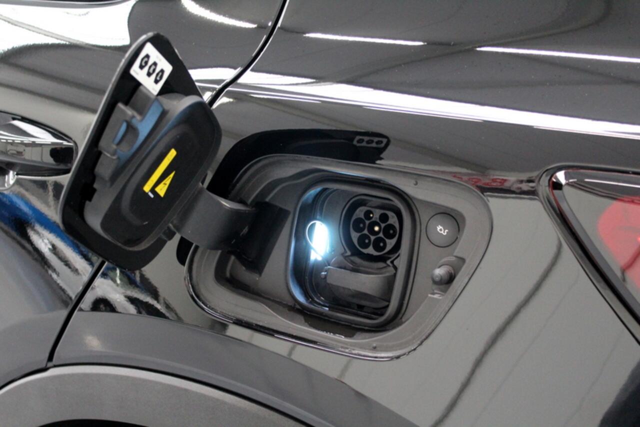 Volvo C40 Recharge Plus 69 kWh 232PK, RIJKLAAR!! PANORAMADAK | CAMERA | STOEL/STUURVERWARMING