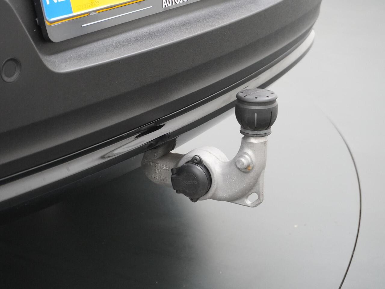 Volvo C40 Single Motor Plus 69 kWh SOH 97% | NAP | Trekhaak | Camera | Panoramadak | Adaptive Cruise