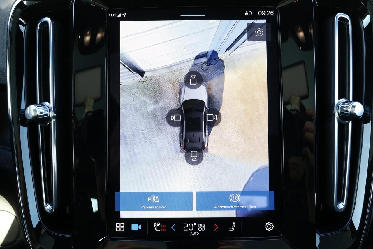 Volvo C40 Single Motor Extended Range Ultimate 82 kWh - Panoramadak - IntelliSafe Assist & Surround - 360º Camera - Verwarmde voorstoelen, stuur & achterbank - Parkeersensoren voor & achter - Elektr. bedienb. voorstoelen met geheugen links - Draadloze tel. lader - 