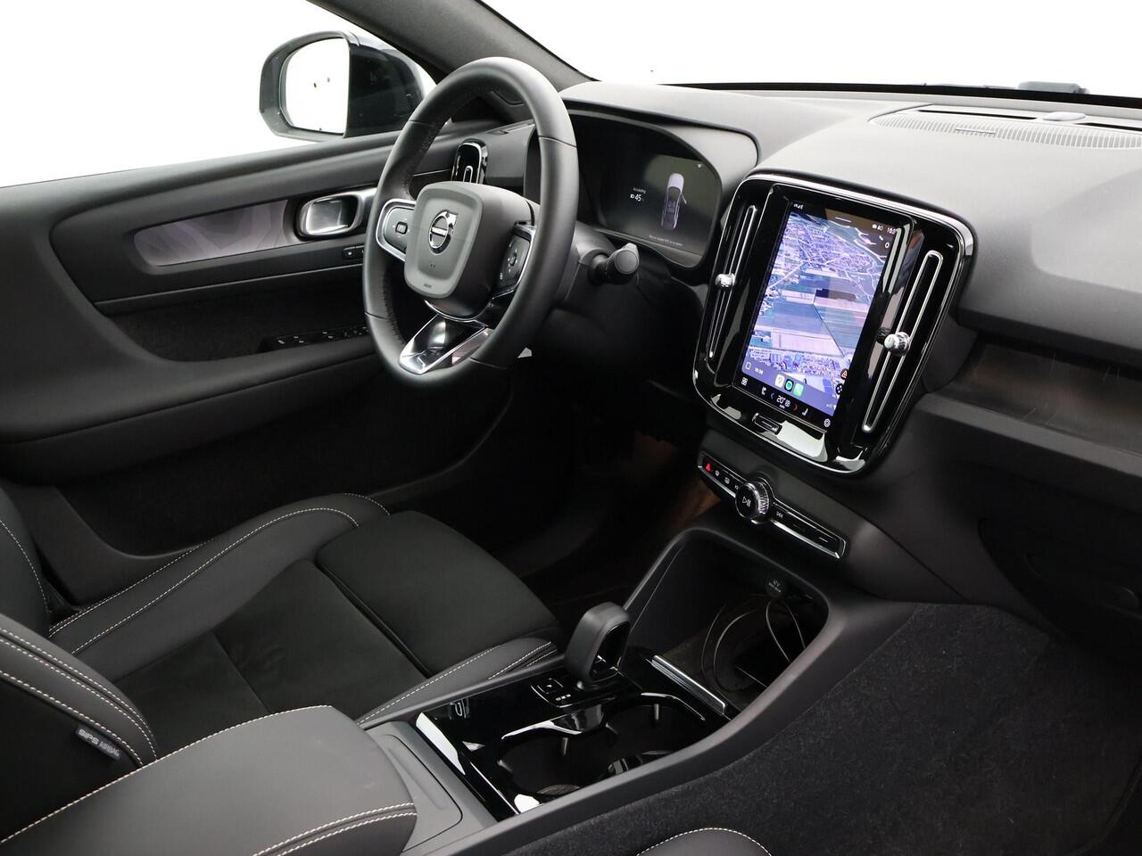 Volvo C40 RECHARGE TWIN ULTIMATE 78 kWh 408 PK SAGE GREEN + ELEK. TREKHAAK | 20 INCH | PANORAMA | PILOT ASSIST | ACC | HK