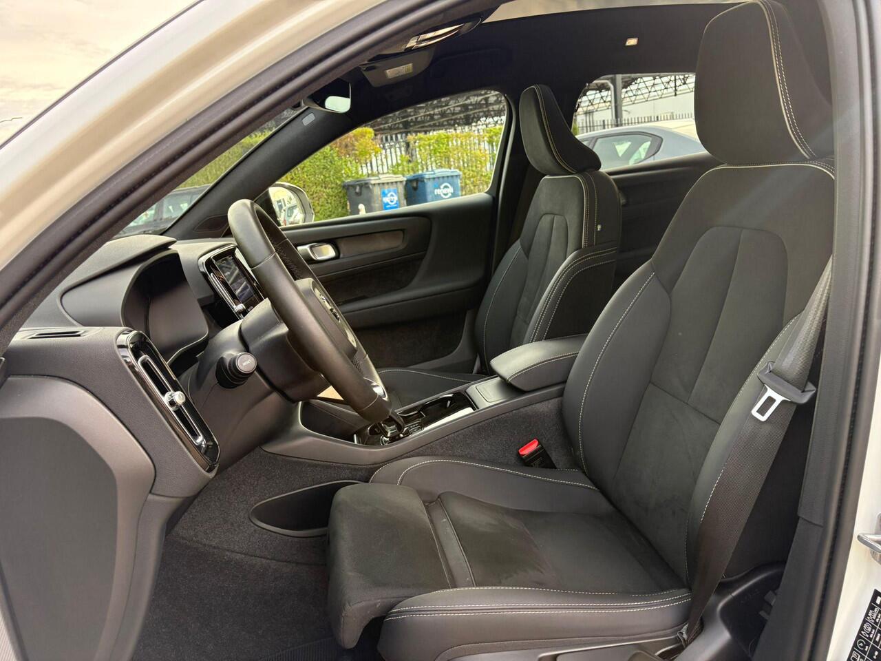 Volvo C40 Recharge Plus 69 kWh | Panoramadak | Stoel & Stuur Verwarming | 20" |