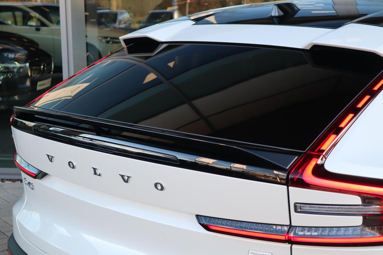 Volvo C40 Single Motor Extended Range Plus l Warmtepomp l Adaptieve Cruise Control met Pilot Assist l Blind Spot Information System l Panoramadak l Verwarmbare voorstoelen l Verwarmbaar stuurwiel l Park Assist voor + achter met camera l 2-zone Electronic Climate Co