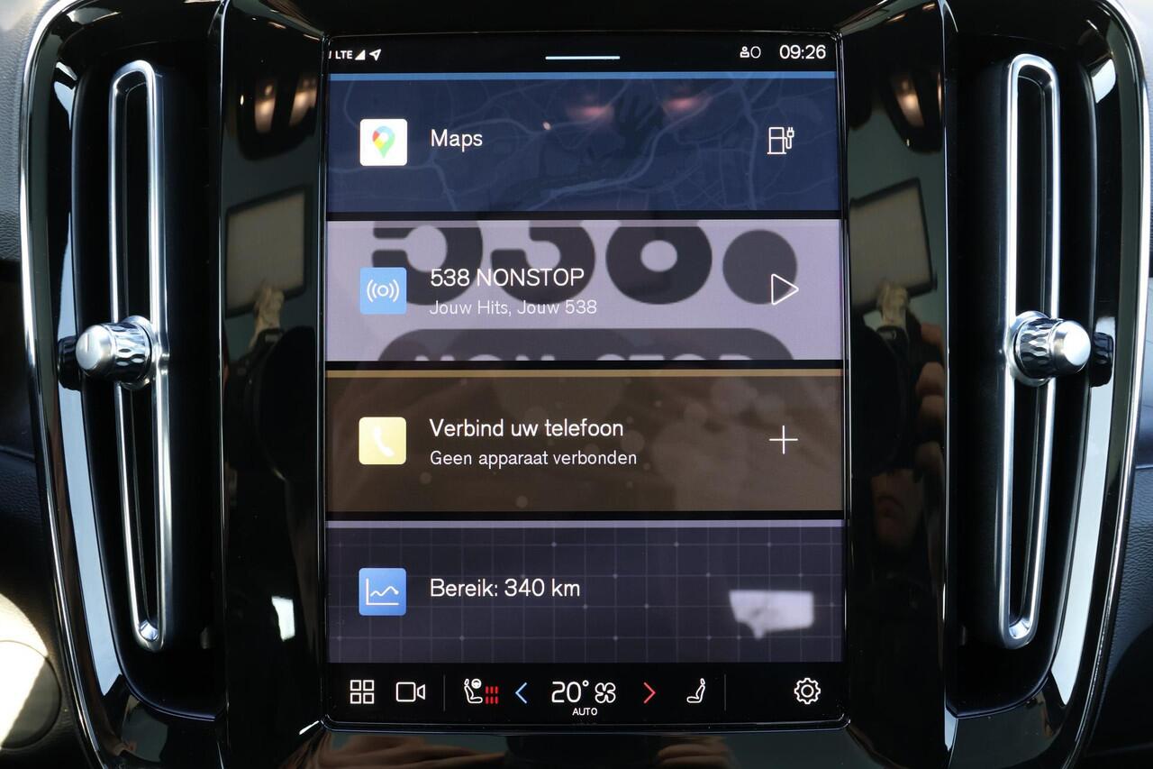 Volvo C40 Single Motor Extended Range Ultimate 82 kWh - Panoramadak - IntelliSafe Assist & Surround - 360º Camera - Verwarmde voorstoelen, stuur & achterbank - Parkeersensoren voor & achter - Elektr. bedienb. voorstoelen met geheugen links - Draadloze tel. lader - 