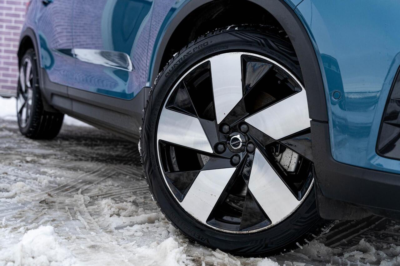 Volvo C40 Recharge Twin Intro Edition 78 kWh | 360 Camera | Stuur-/Stoelverwarming | Adaptive Cruise Control | Keyless Entry | Getint Glas | 20" Wielen | Apple Carplay |