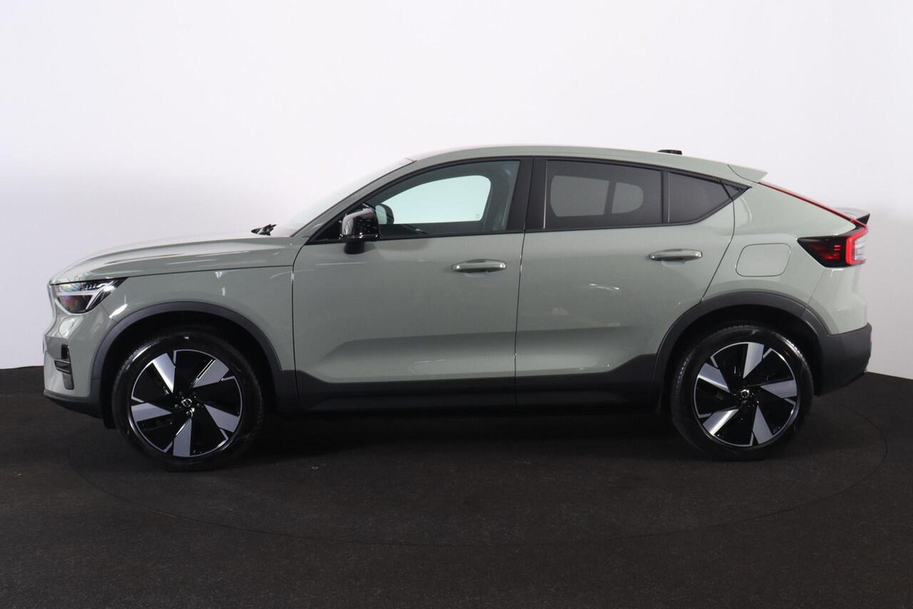 Volvo C40 Extended Range Plus 82 kWh - Panoramadak - IntelliSafe Assist & Surround - Parkeercamera achter - Verwarmde voorstoelen & stuur - Parkeersensoren voor & achter - Draadloze tel. lader - Warmtepomp - High Performance audio- Extra getint glas - Elektr. inkla
