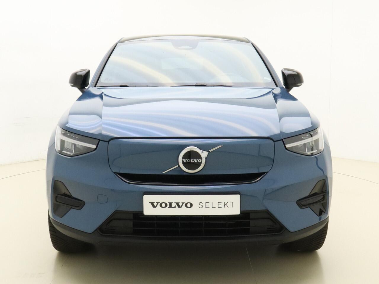 Volvo C40 Extended Range Plus / El. Trekhaak / Nubuck / Getint glas / Gratis onderhoud t/m 17-01-2028 / Climate /
