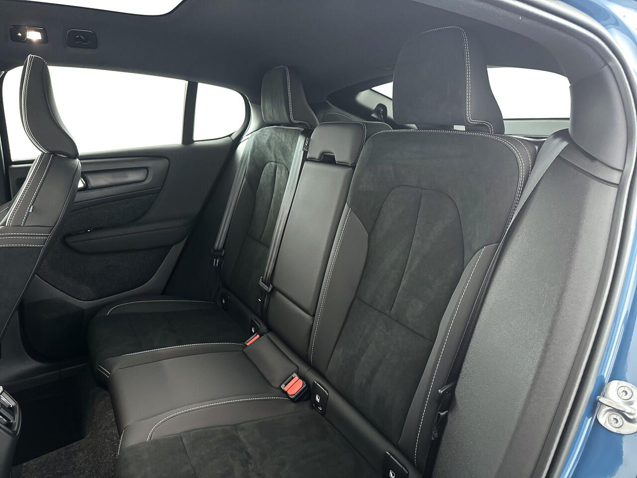 Volvo C40 Single Motor Extended Range Plus 82 kWh | Panoramadak | Parkeercamera | Stoel- en Stuurverwarming | Trekhaak