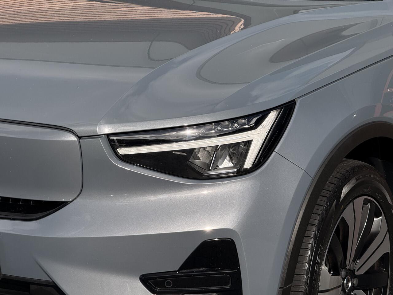 Volvo C40 Recharge Core 69 kWh Panoramadak / Carplay / Camera / SOH 92%