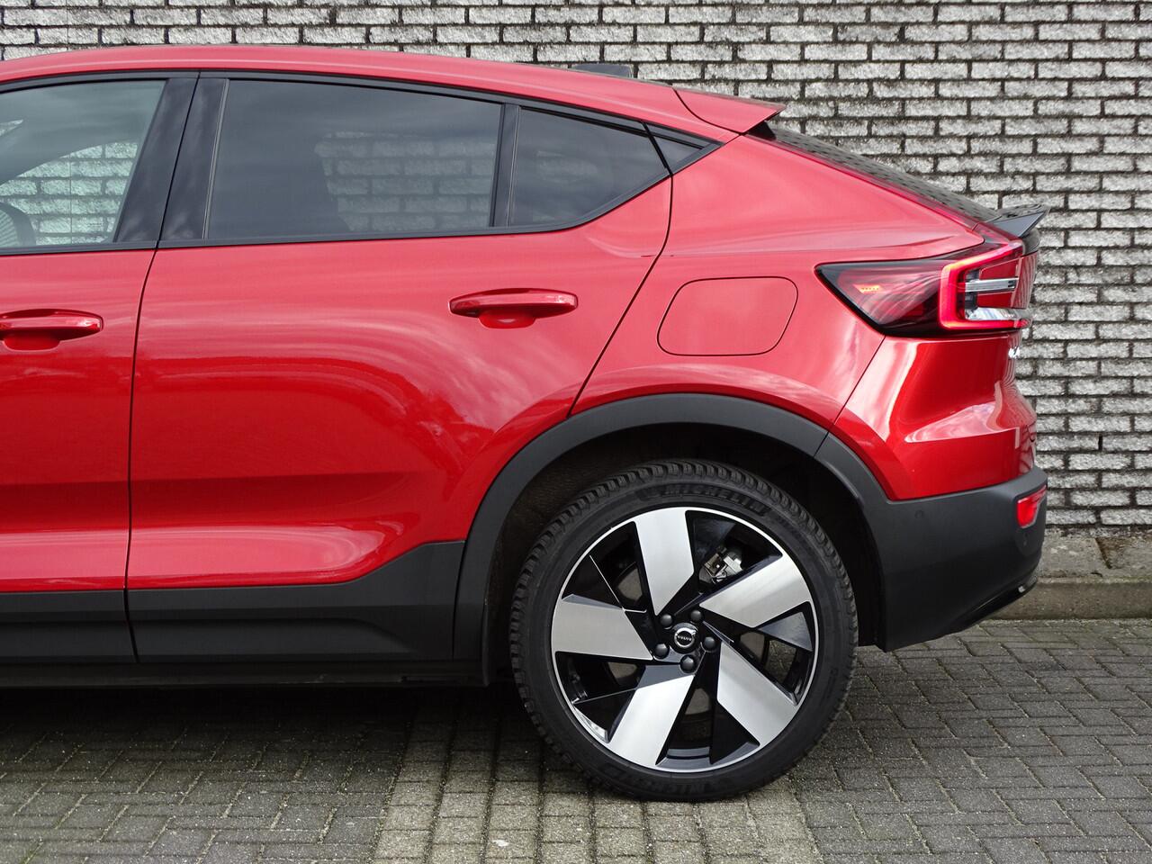 Volvo C40 Twin Ultimate 78 kWh | PanoDak | Trekhaak | Warmtepomp | H&K Audio