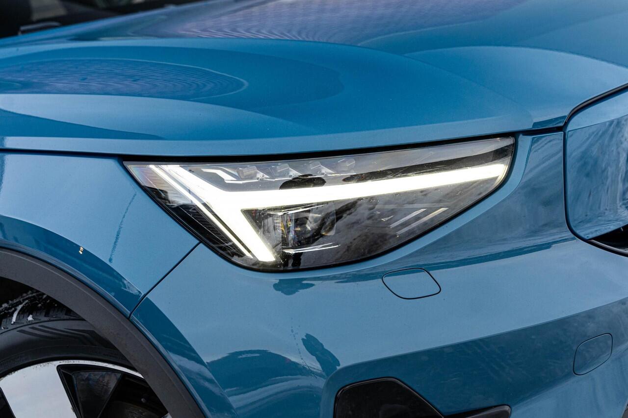 Volvo C40 Recharge Twin Intro Edition 78 kWh | 360 Camera | Stuur-/Stoelverwarming | Adaptive Cruise Control | Keyless Entry | Getint Glas | 20" Wielen | Apple Carplay |