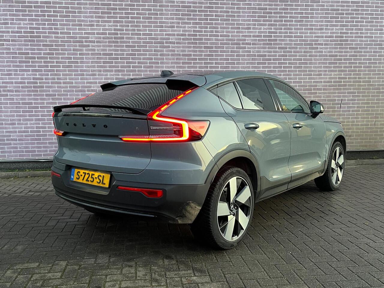 Volvo C40 Single Motor Core | Stoel en stuurwielverwarming | Camera | Panoramadak | Google | 20 inch lichtmetaal | Draadloos opladen | Sportstoelen | Carplay | Getint glas