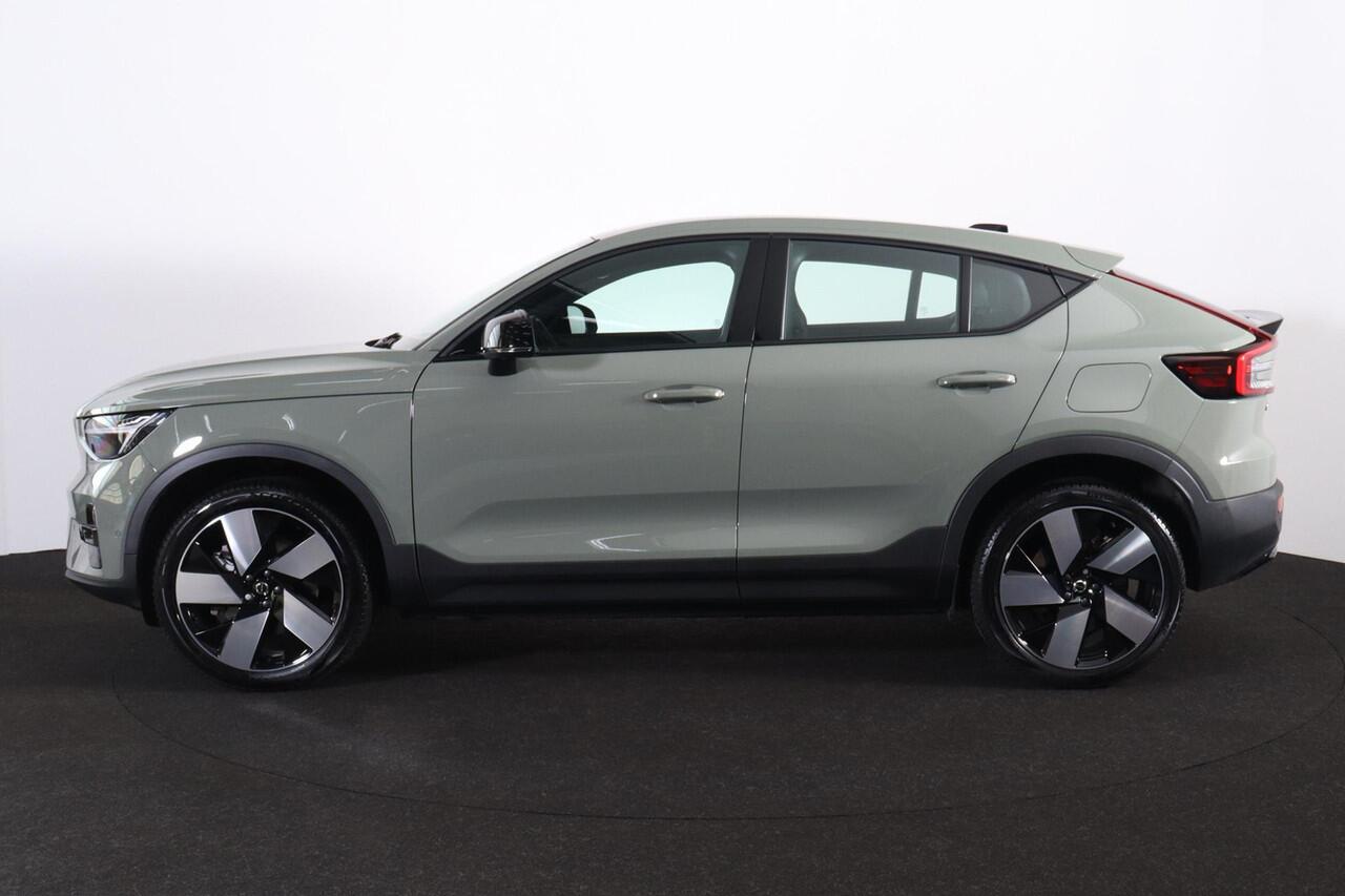 Volvo C40 Single Motor Extended Range Ultimate 82 kWh - Panoramadak - IntelliSafe Assist & Surround - 360º Camera - Verwarmde voorstoelen, stuur & achterbank - Parkeersensoren voor & achter - Elektr. bedienb. voorstoelen met geheugen links - Draadloze tel. lader - 