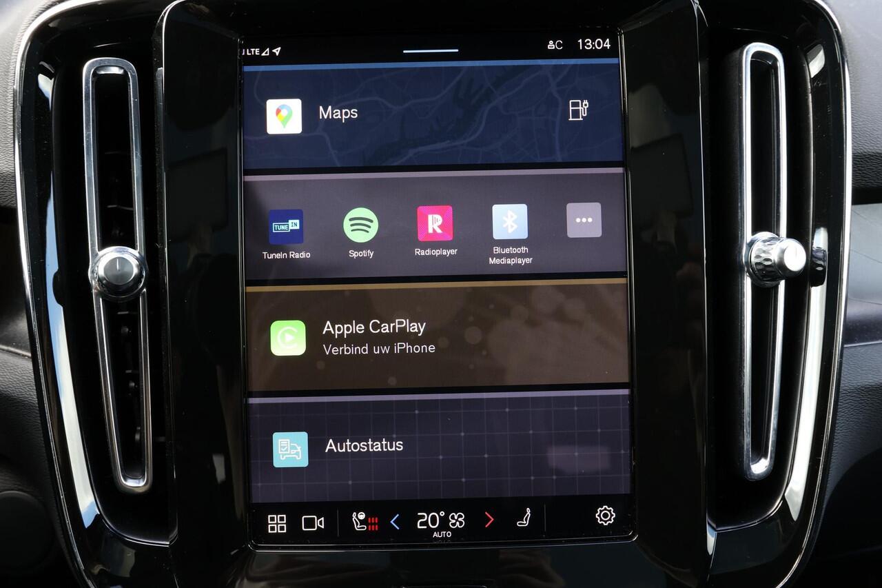 Volvo C40 Single Plus - Panoramadak - IntelliSafe Assist & Surround - Parkeercamera achter - Verwarmde voorstoelen & stuur - Parkeersensoren voor & achter- Draadloze tel. lader - Warmtepomp - Extra getint glas - 20' LMV