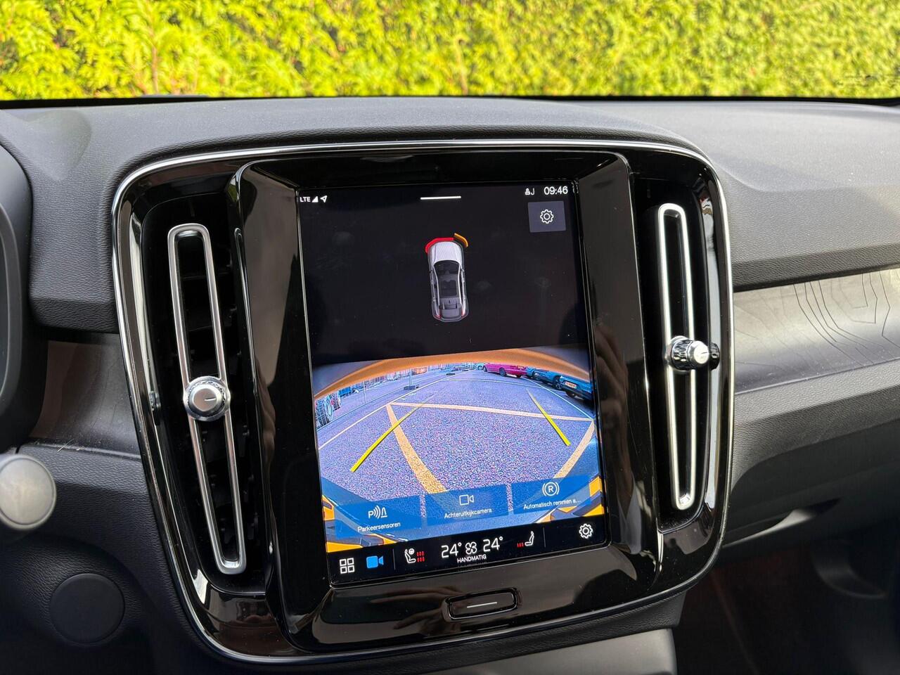 Volvo C40 Recharge Plus 69 kWh | Panoramadak | Stoel & Stuur Verwarming | 20" |