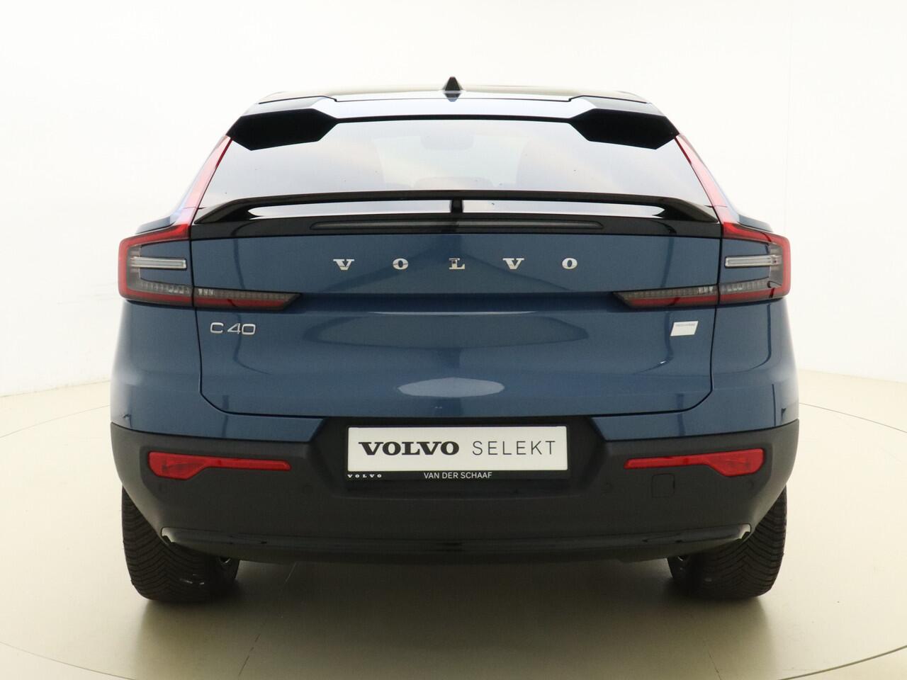 Volvo C40 Extended Range Plus / El. Trekhaak / Nubuck / Getint glas / Gratis onderhoud t/m 17-01-2028 / Climate /