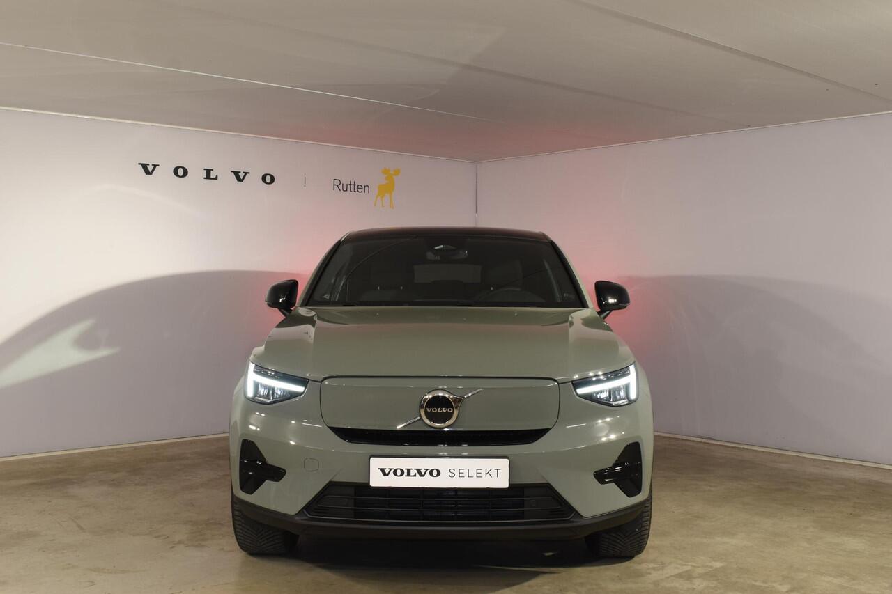 Volvo C40 231PK Single Motor 70 kWh Plus Dark / Navigatie / Camera / Parkeersensoren / Stoelverwarming / Stuurverw. / Adaptieve Cruise Control / LM Velgen /