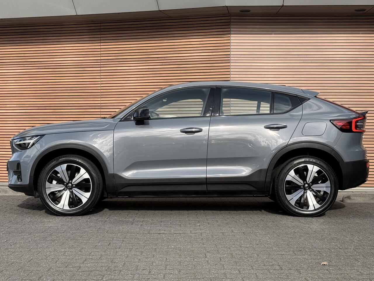 Volvo C40 Recharge Core 69 kWh Panoramadak / Carplay / Camera