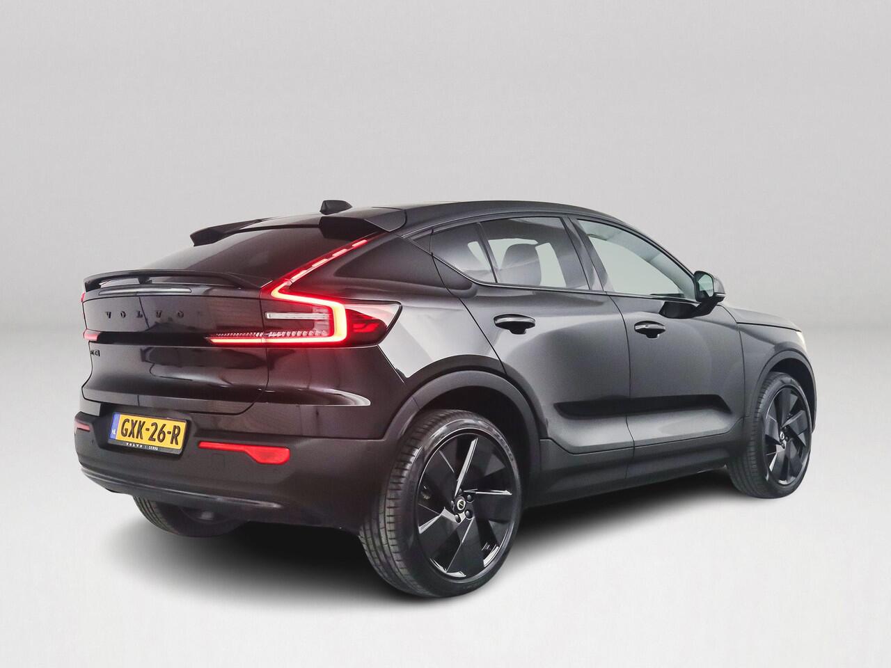 Volvo EC40 Single Motor Extended Range Plus Black Edition. 82 kWh | Panoramadak | Stoel- stuurverwarming | 360° camera | Harman Kardon