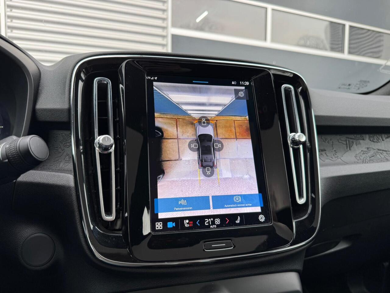 Volvo EC40 Single Motor Extened Range 82 kWh | Pano |H/K |360° |Memory |Stoel/Stuurverrw. |ACC