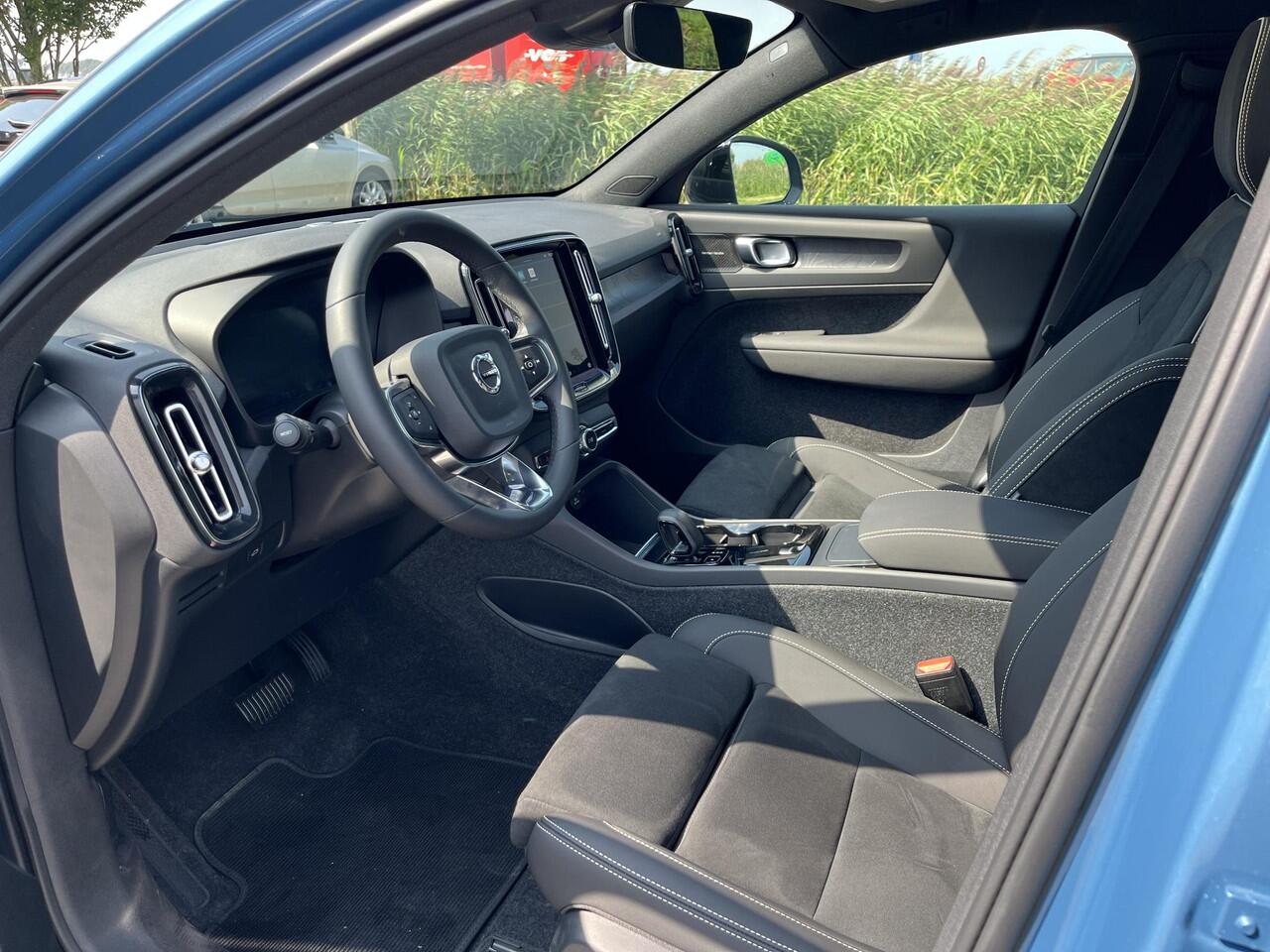 Volvo EC40 Ultimate Single Motor Extended Range | Warmtepomp | Alcantara | 20 inch Velgen | Pixel Led |