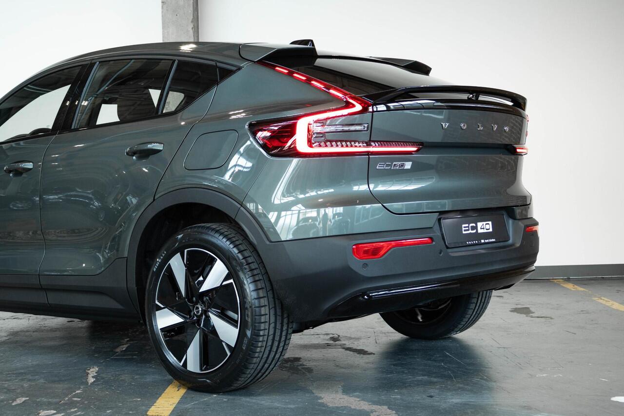 Volvo EC40 Single Motor Extended Range Plus 82 kWh | Direct Beschikbaar | Stoel/Stuurverwarming | Google Infotainment | Achteruitrijcamera | Keyless Entry | Adaptieve Cruise Control | Dodehoekwaarschuwing | Panoramadak |