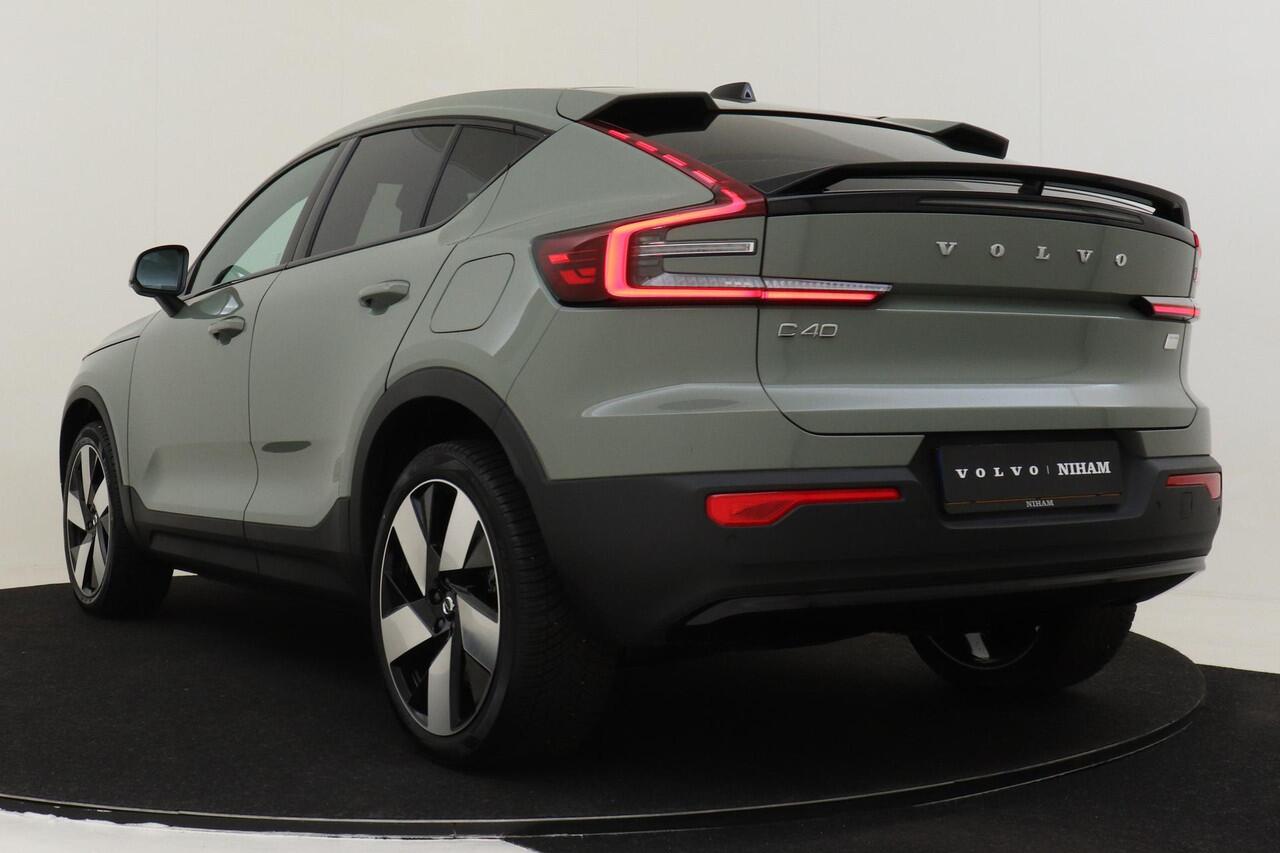 Volvo EC40 SM PLUS 69 kWh -PANO.DAK|KEY-LESS|20"|GETINT.GLAS|ADAP.CRUISE