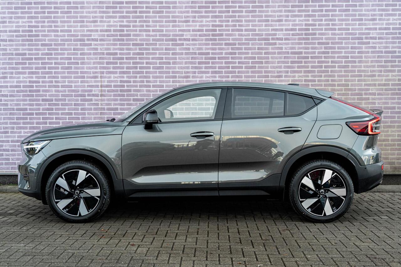 Volvo EC40 Single Motor Extended Range Plus 82 kWh | Trekhaak | Panoramadak | Keyless | Harman Kardon Audio | Elektrische Achterklep | 360 camera | Stoel-/Stuurverwarming | Adaptieve Cruise | Getint Glas | Luxe Bekleding |