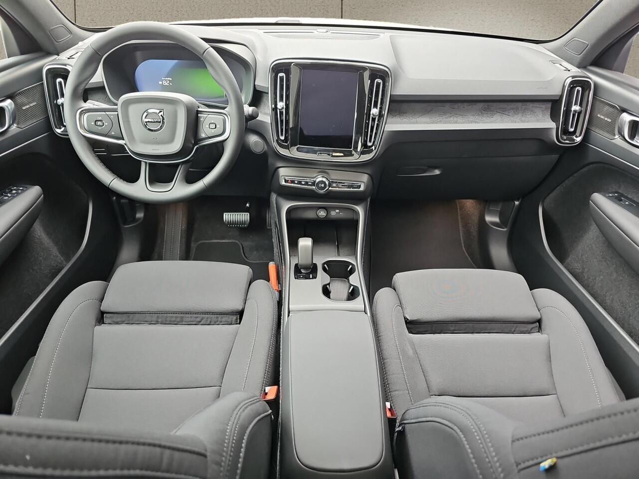 Volvo EC40 Single Motor Extended Range Plus Black Edition | PRIVATE LEASE VANAF: ¤989 p.m. | Stoelverwarming | Extra getint glas | Panoramadak | Harman/Kardon Audio |