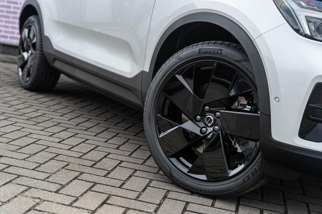 Volvo EC40 Extended Range Ultra Black Edition | Google | Long Range | Luxe Bekleding | Memory | Elek. Stoelen | 360 Camera | Panoramadak | Keyless | Getint Glas