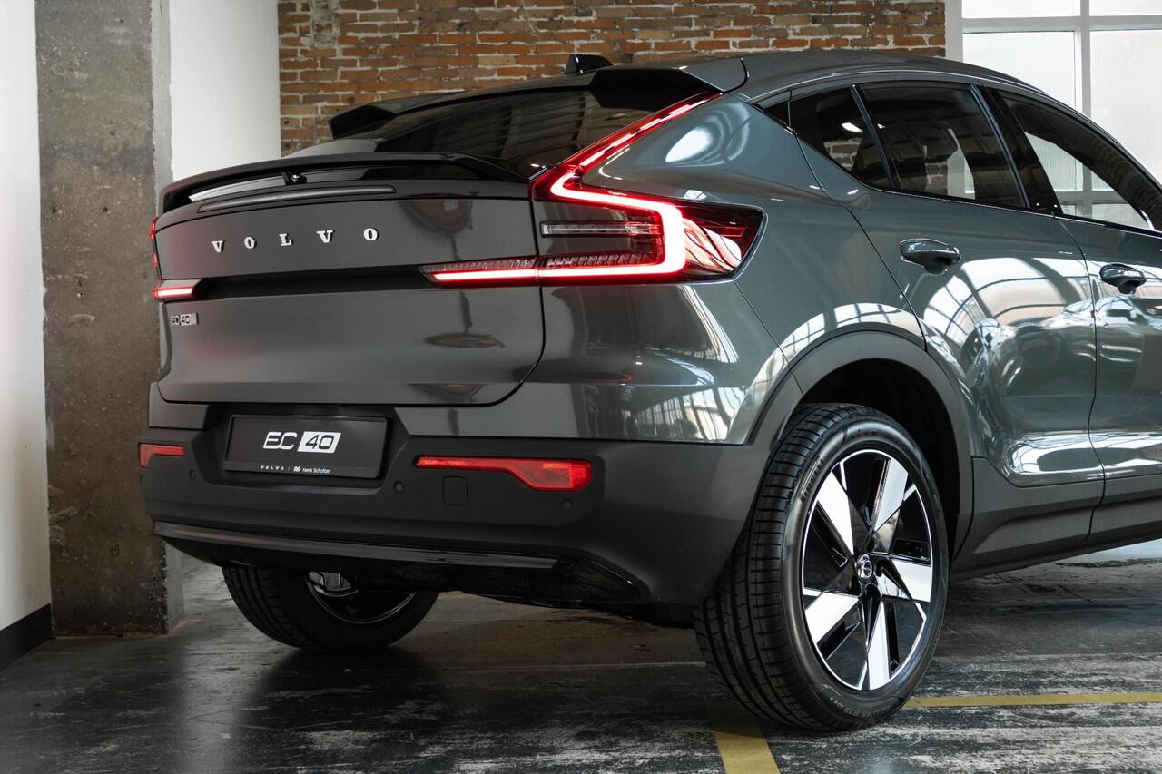 Volvo EC40 Single Motor Extended Range Plus 82 kWh | Direct Beschikbaar | Stoel/Stuurverwarming | Google Infotainment | Achteruitrijcamera | Keyless Entry | Adaptieve Cruise Control | Dodehoekwaarschuwing | Panoramadak |