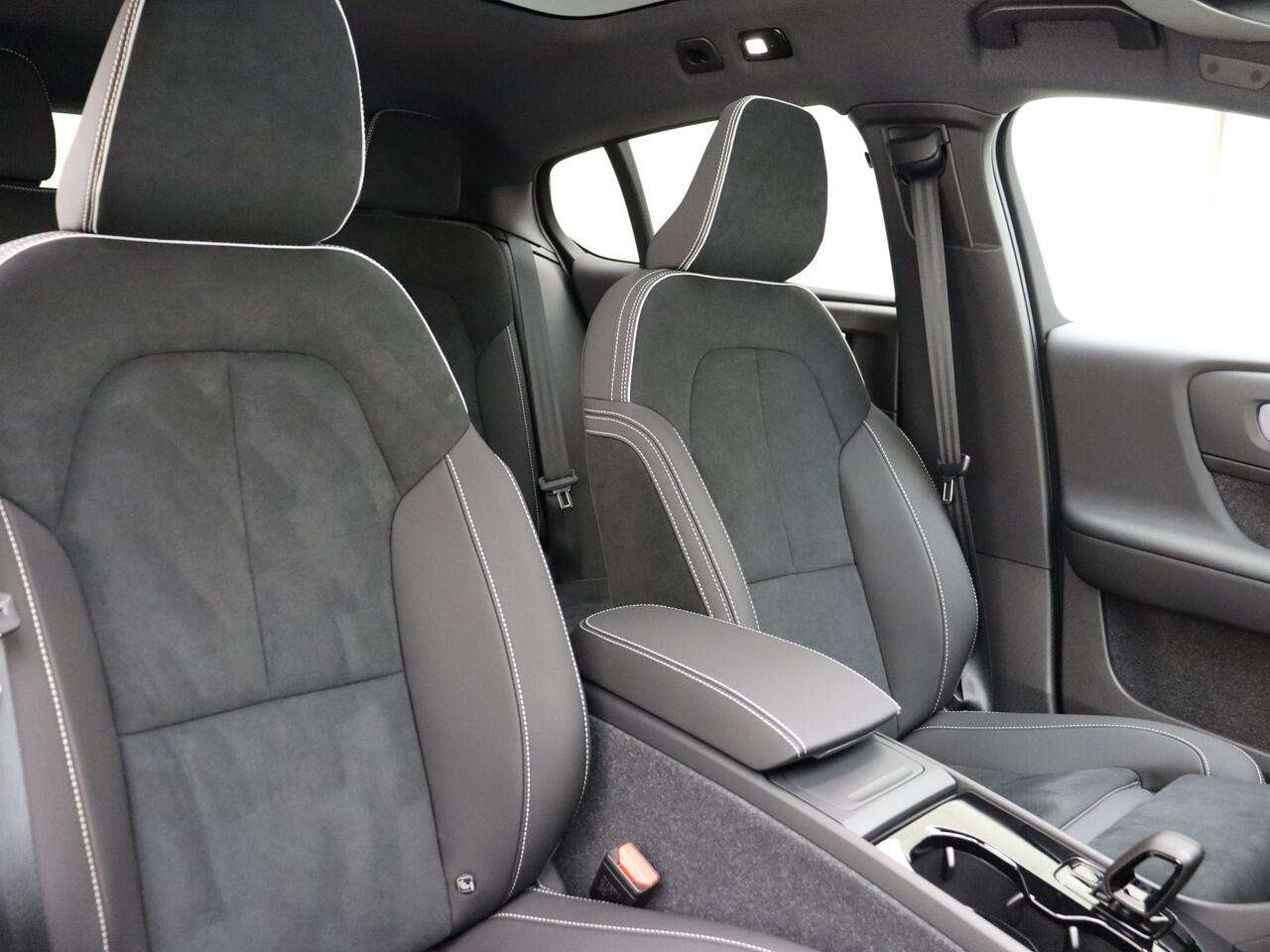 Volvo EC40 Extended Range Plus / DEMO / 3 Jaar gratis onderhoud / Nubuck / Getint glas / Warmtepomp / Stoel + Stuurw. Verwarming