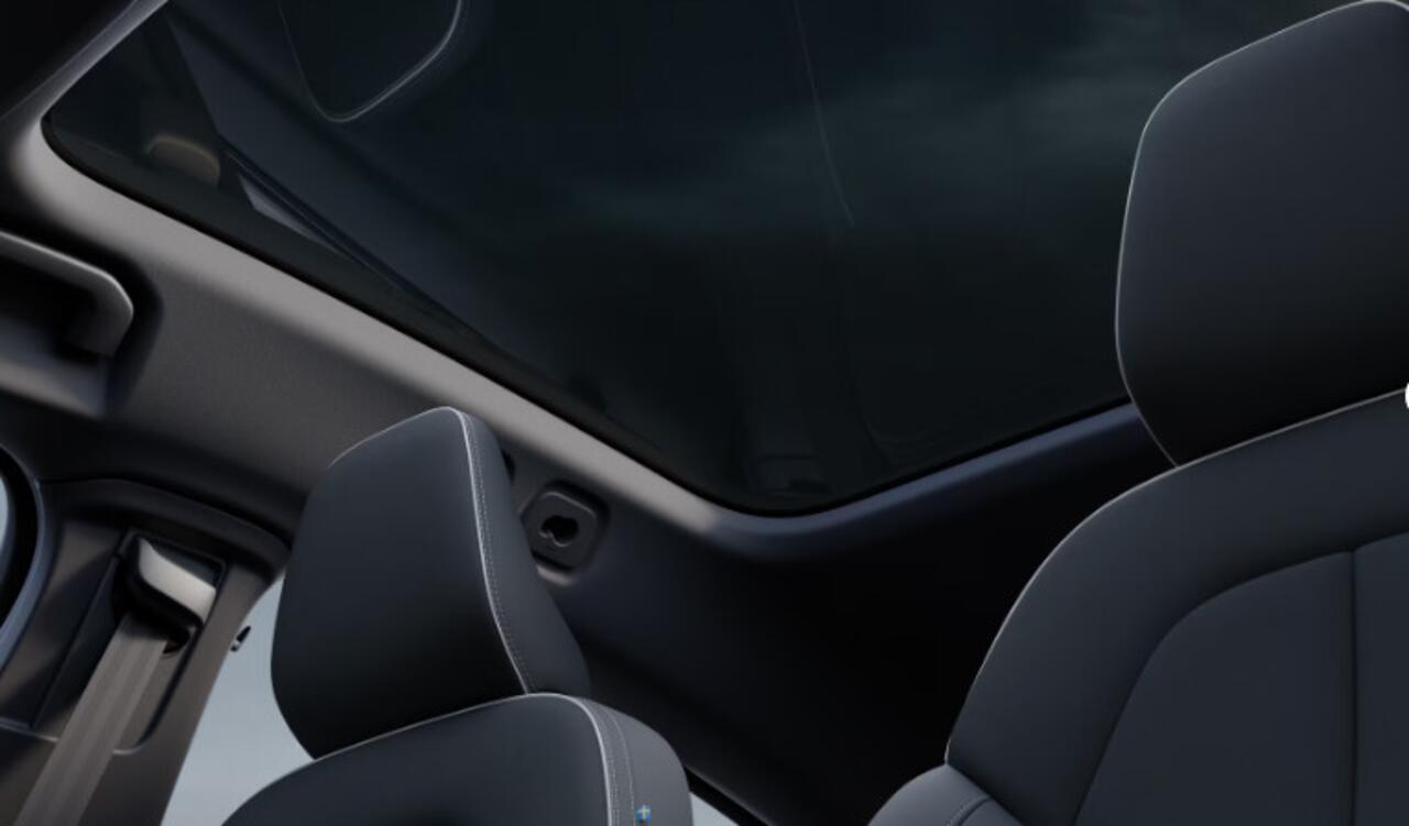 Volvo EC40 252PK Automaat Single Ext. Range Plus / Modeljaar 2026 / Adaptive cruise control / Pilot assist / BLIS / Stoel en stuur verwarming / Elektrische achterklep / Parkeersensoren met camera / Google infotainment / Panoramadak