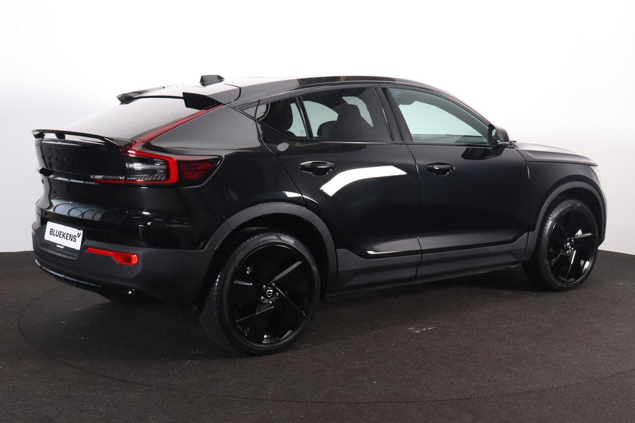 Volvo EC40 Extended Range Ultra Black Ed. 82 kWh - Panoramadak - IntelliSafe Assist & Surround - 360º Camera - Harman/Kardon audio - Verwarmde voorstoelen, stuur & achterbank - Parkeersensoren voor & achter - Elektr. bedienb. voorstoelen met geheugen links - Draadlo