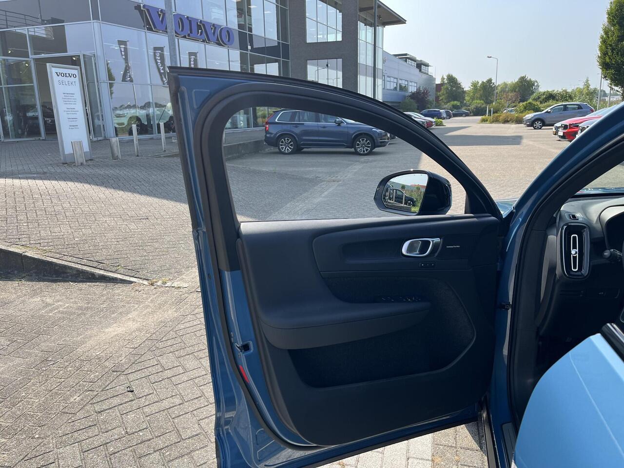 Volvo EC40 Ultimate Single Motor Extended Range | Warmtepomp | Alcantara | 20 inch Velgen | Pixel Led |