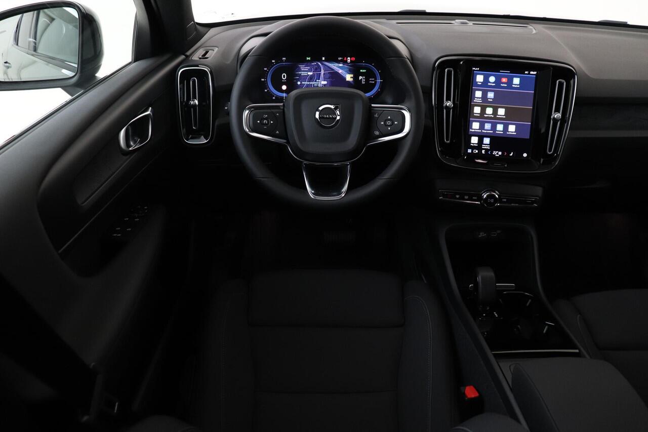 Volvo EC40 SM PLUS 69 kWh -PANO.DAK|KEY-LESS|20"|GETINT.GLAS|ADAP.CRUISE