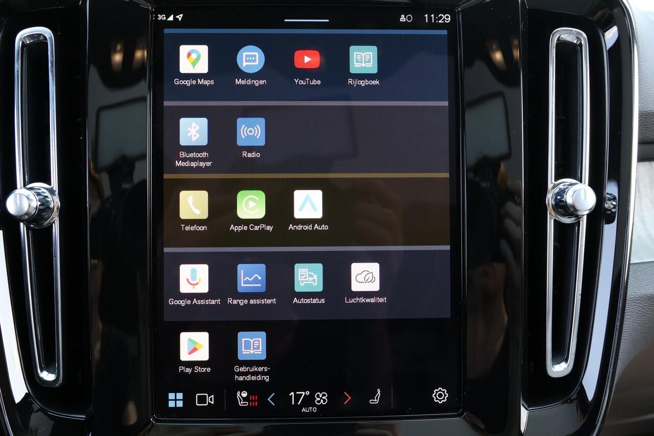 Volvo EC40 Single Motor Extended Range Plus 82 kWh - Panoramadak - IntelliSafe Assist & Surround - Parkeercamera achter - Verwarmde voorstoelen & stuur - Parkeersensoren voor & achter - Getint glas - Draadloze tel. lader - Warmtepomp - 19' LMV