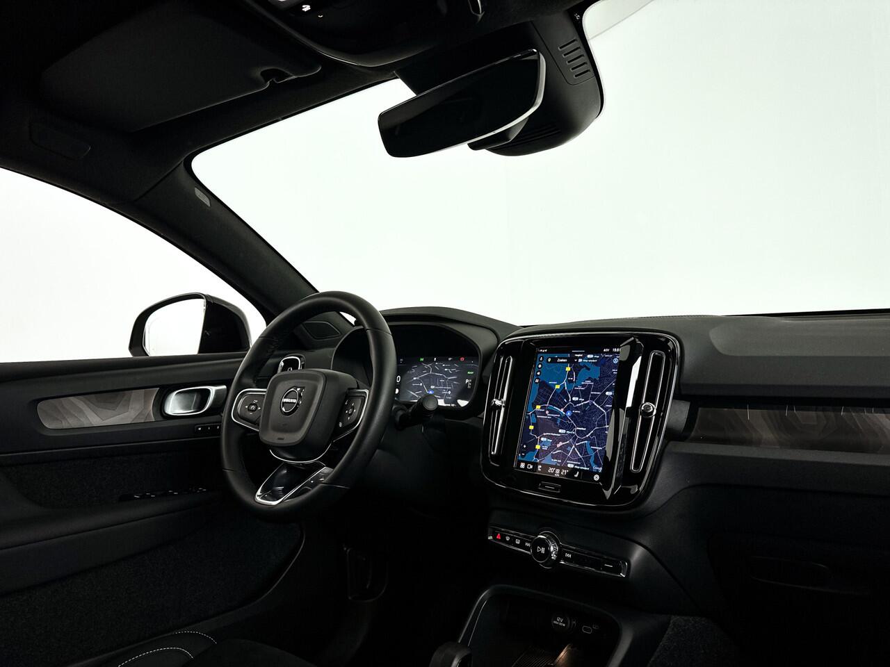 Volvo EC40 Single Motor Extended Range Ultra 82 kWh | Panoramadak | 360° camera | Harman Kardon | Stoel- en Stuurverwarming | Trekhaak