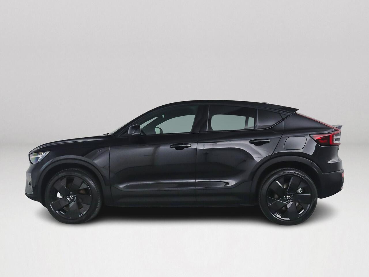 Volvo EC40 Single Motor Extended Range Plus Black Edition. 82 kWh | Panoramadak | Stoel- stuurverwarming | 360° camera | Harman Kardon