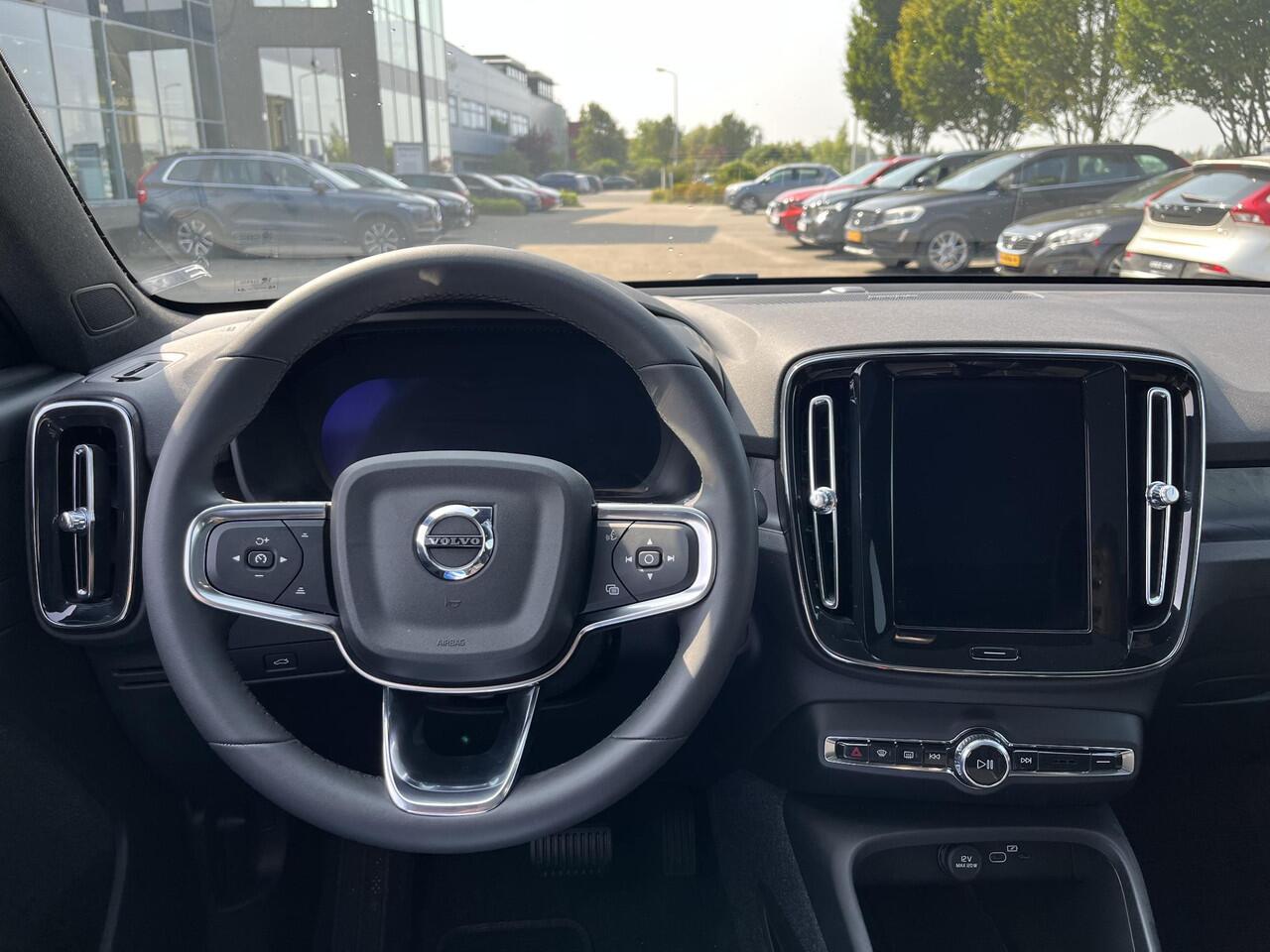 Volvo EC40 Ultimate Single Motor Extended Range | Warmtepomp | Alcantara | 20 inch Velgen | Pixel Led |