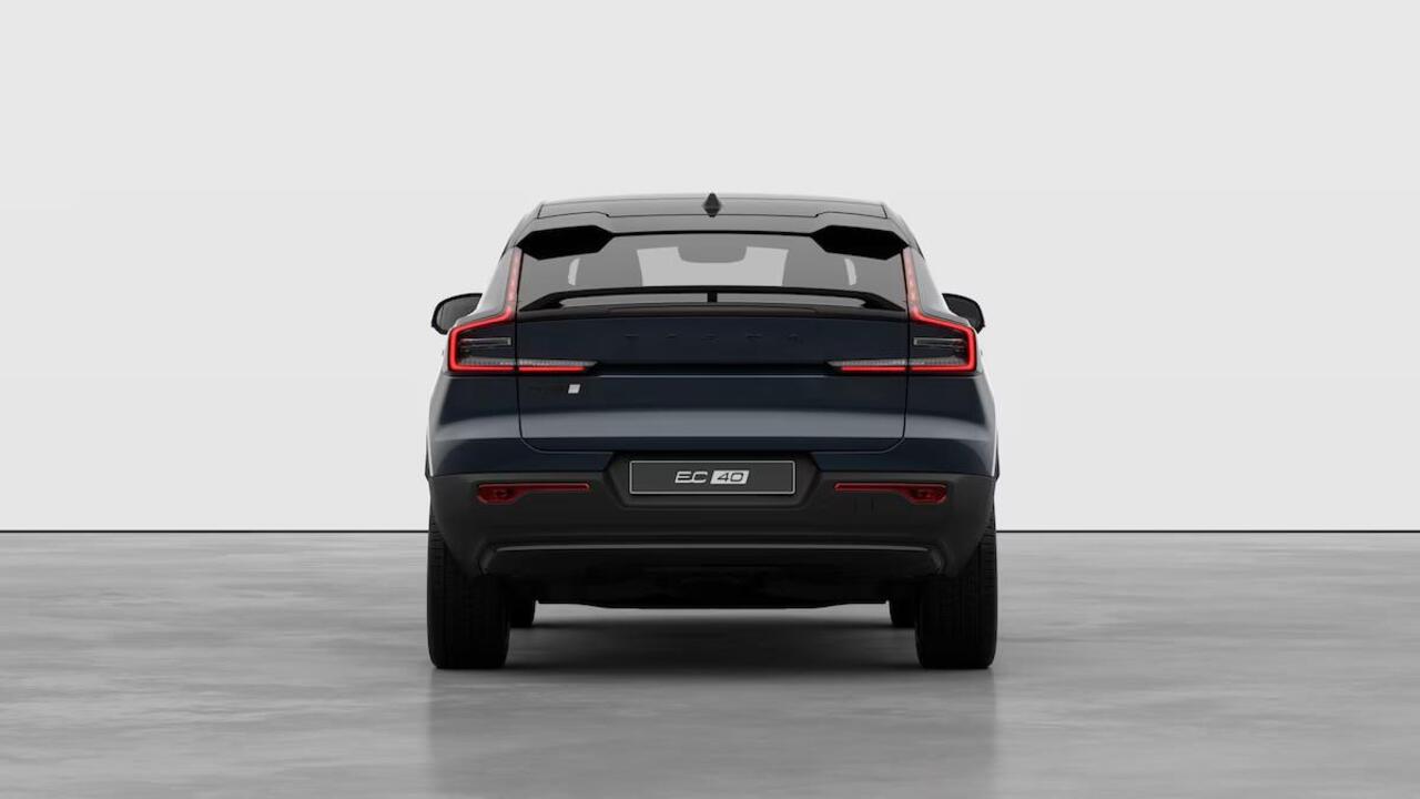 Volvo EC40 Single Motor Extended Range Plus Black Ed. 82 kWh | Direct leverbaar | Harman Kardon Premium Audio | 360 graden camera | Extra getint glas | Keyless Entry | Stoel en stuurwielverwarming |