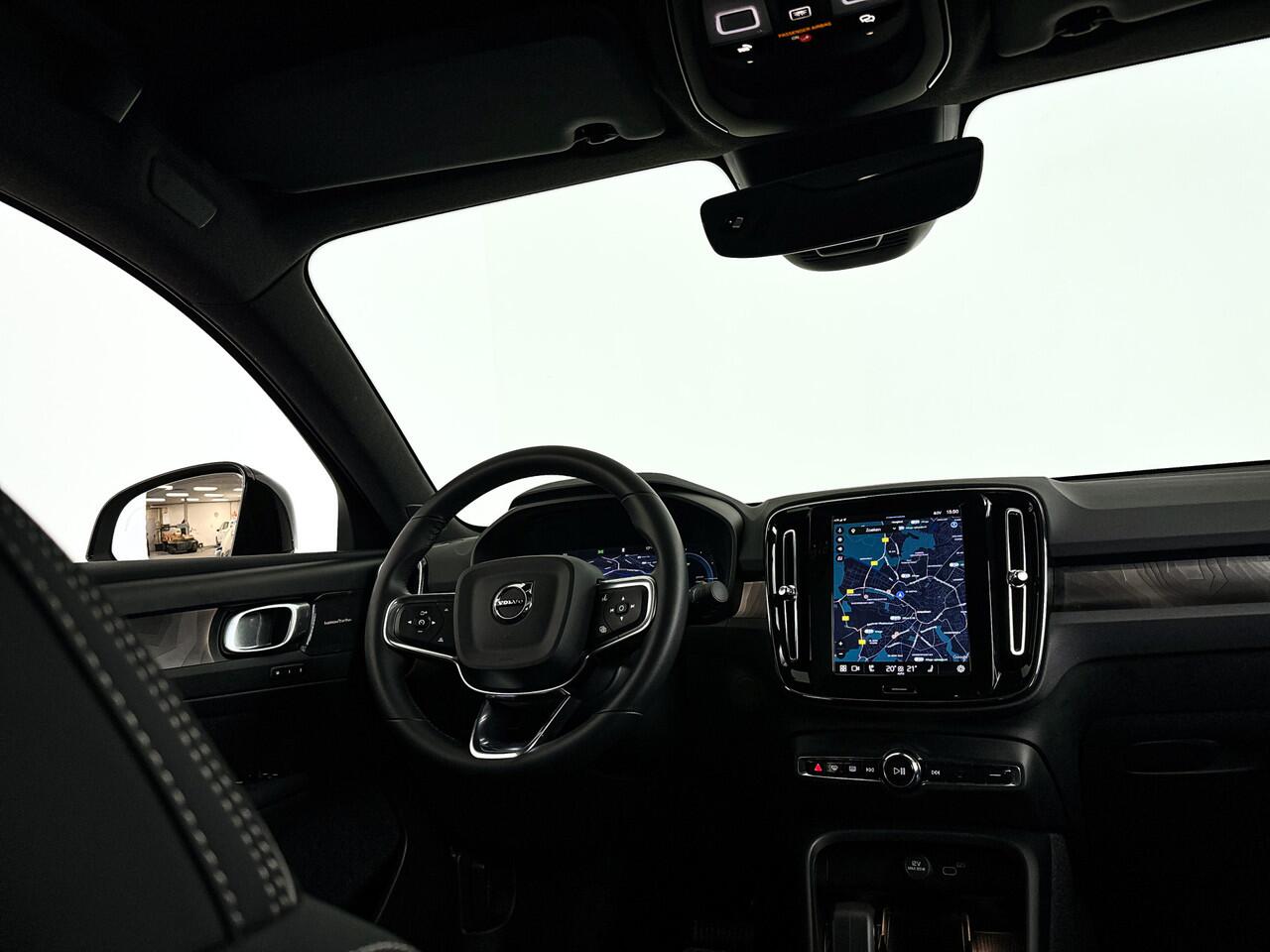 Volvo EC40 Single Motor Extended Range Ultra 82 kWh | Panoramadak | 360° camera | Harman Kardon | Stoel- en Stuurverwarming | Trekhaak