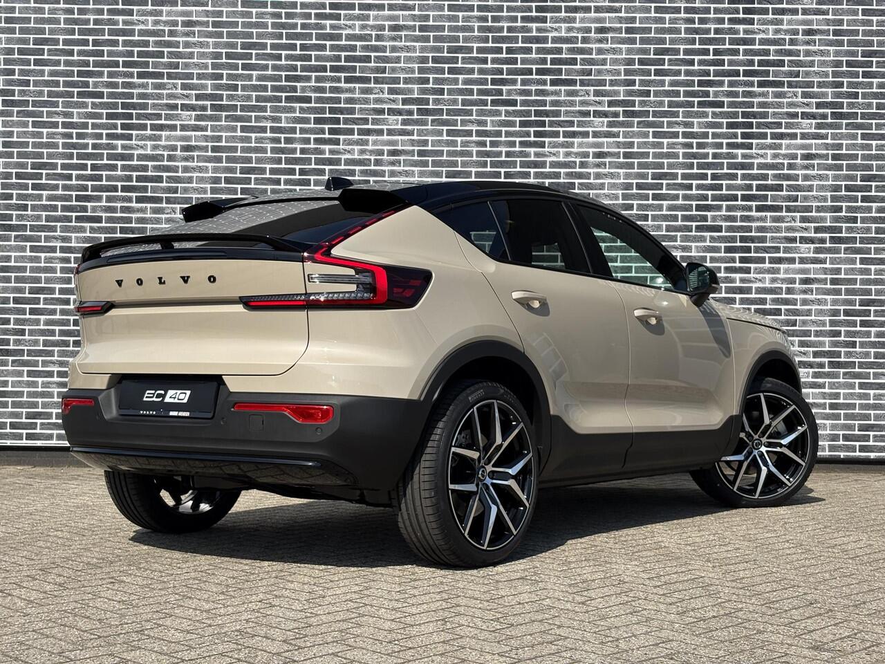 Volvo EC40 Single Motor Extended Range Plus | Google | Longe Range | Panoramadak | Keyless | Harman Kardon Audio | Elektrische Achterklep | Camera | Stoel-/Stuurverwarming | Adaptieve Cruise | Getint Glas | Luxe Bekleding | Zitverlenging | 21" Polestar LM
