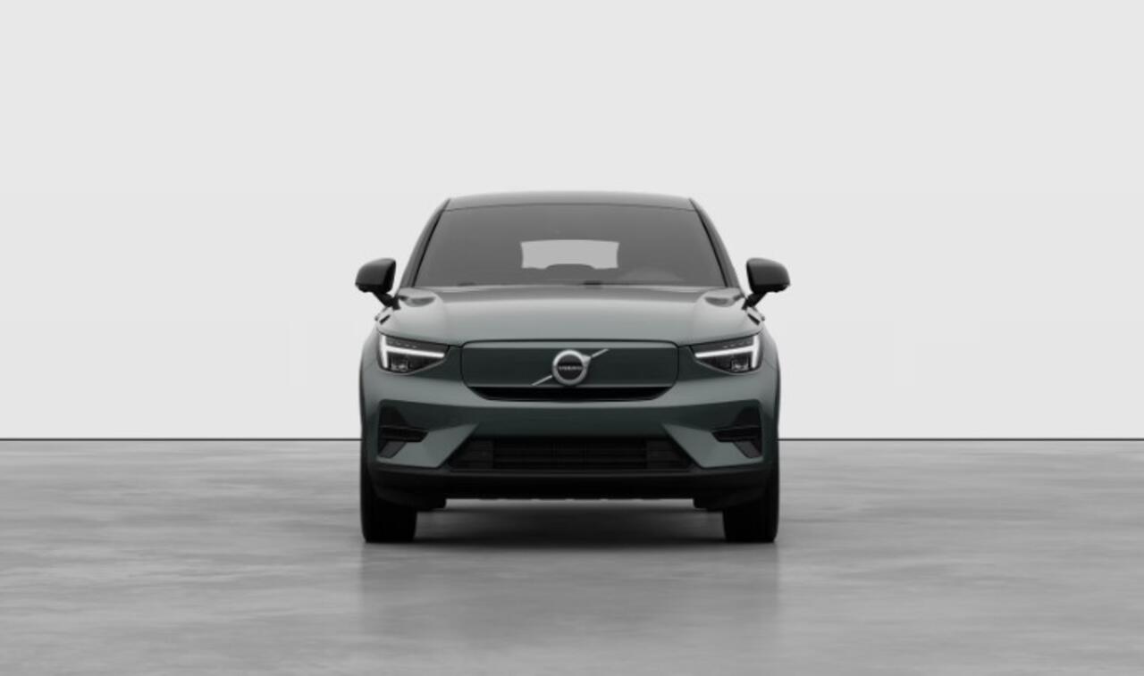 Volvo EC40 252PK Automaat Single Ext. Range Plus / Modeljaar 2026 / Adaptive cruise control / Pilot assist / BLIS / Stoel en stuur verwarming / Elektrische achterklep / Parkeersensoren met camera / Google infotainment / Panoramadak