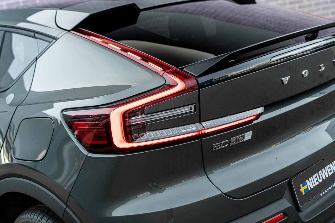 Volvo EC40 Single Motor Extended Range Plus 82 kWh | Trekhaak | Panoramadak | Keyless | Harman Kardon Audio | Elektrische Achterklep | 360 camera | Stoel-/Stuurverwarming | Adaptieve Cruise | Getint Glas | Luxe Bekleding |