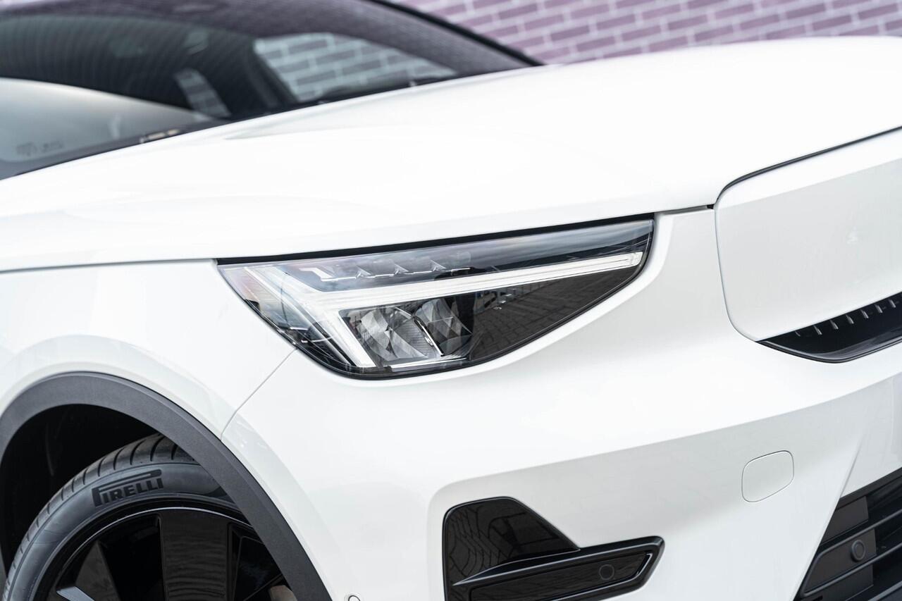 Volvo EC40 Extended Range Ultra Black Edition | Google | Long Range | Luxe Bekleding | Memory | Elek. Stoelen | 360 Camera | Panoramadak | Keyless | Getint Glas